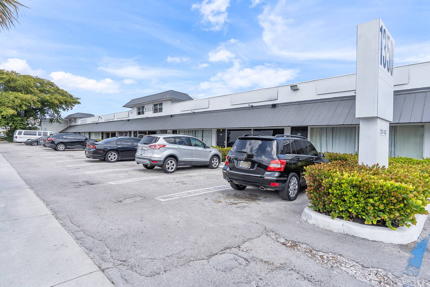 1350 Plaza, photo 4