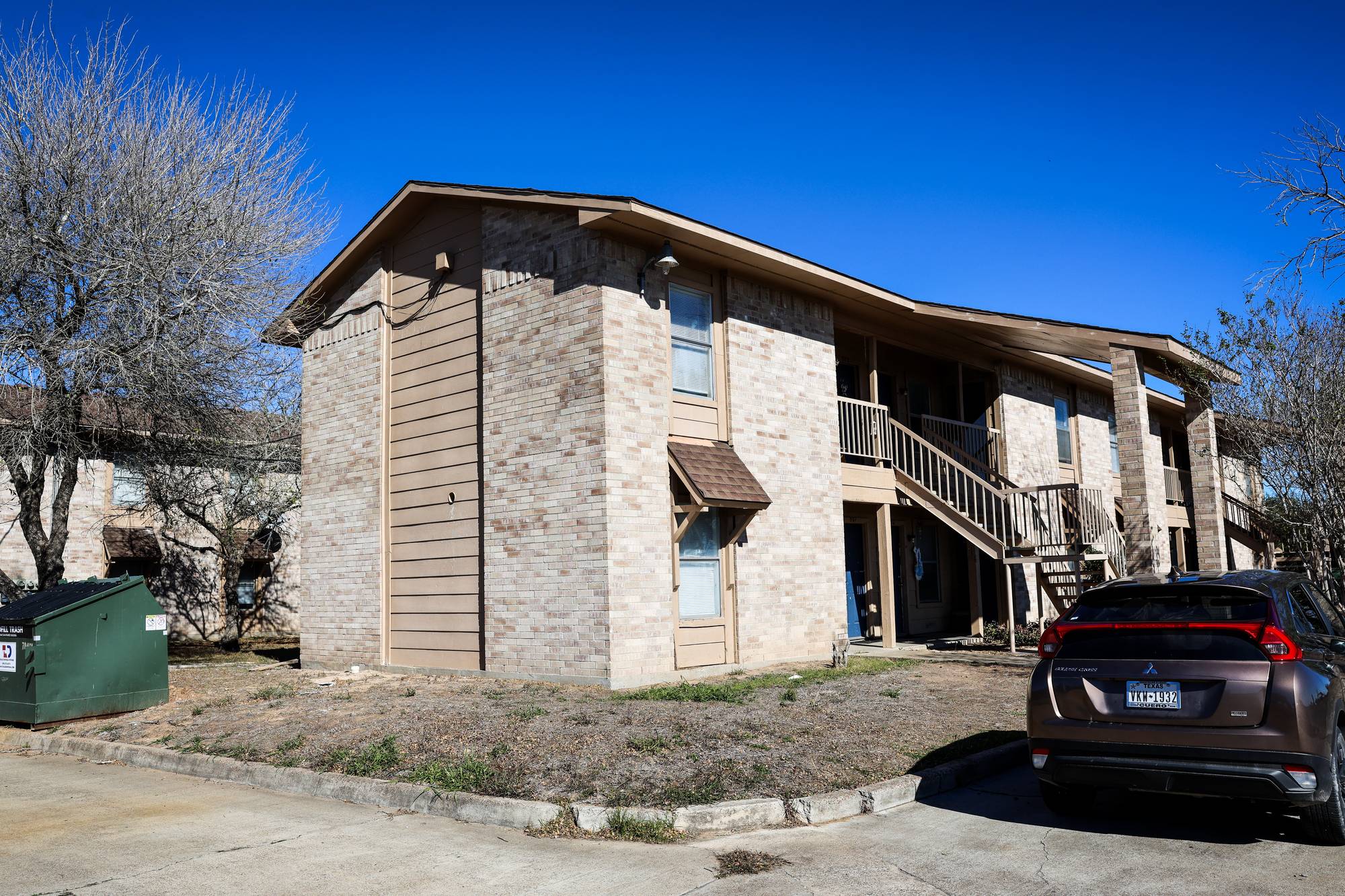 Golden Plaza & Colonial Manor Apartments, photo 11