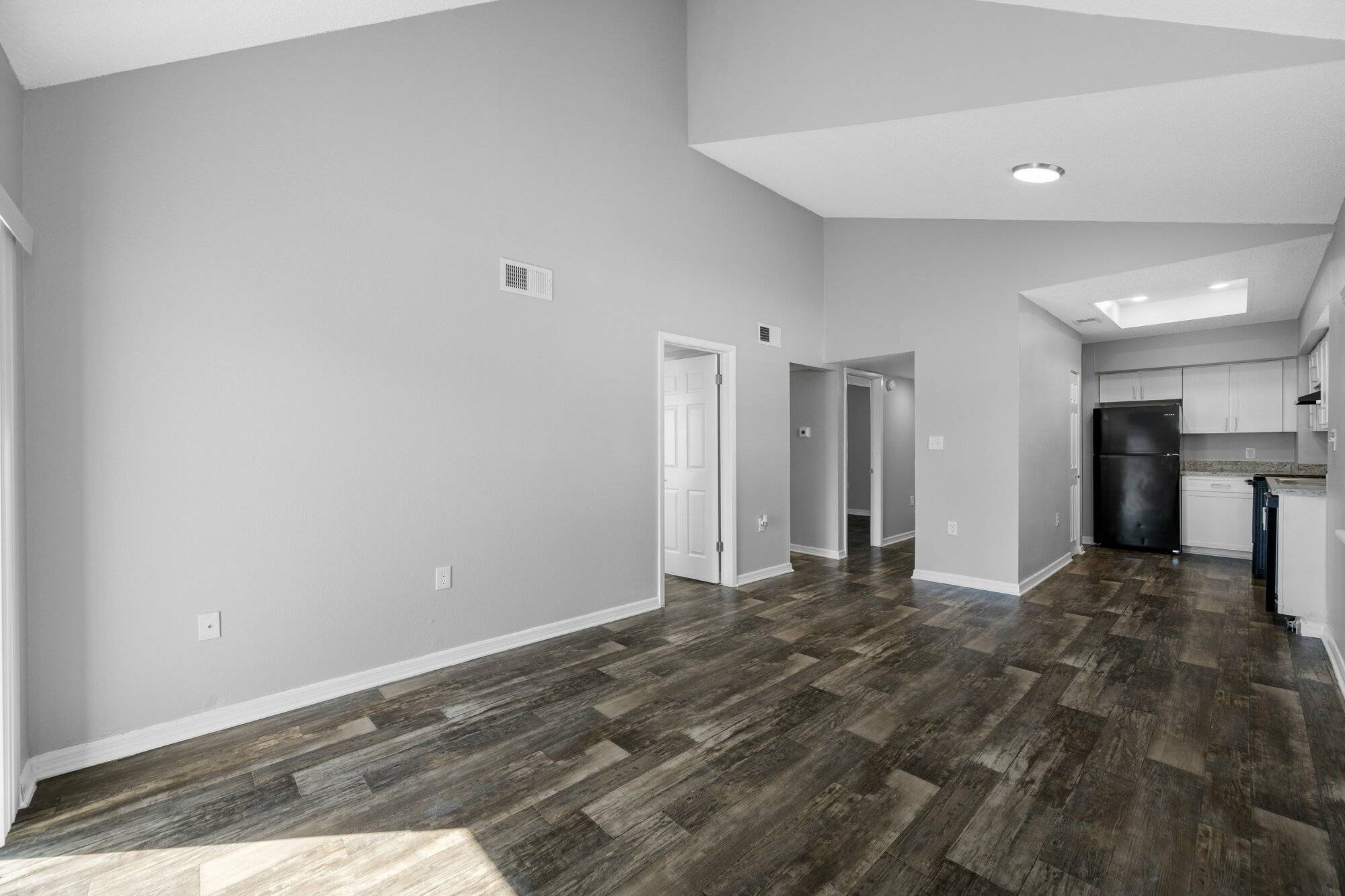 Porter & Beach Apartments, photo 9