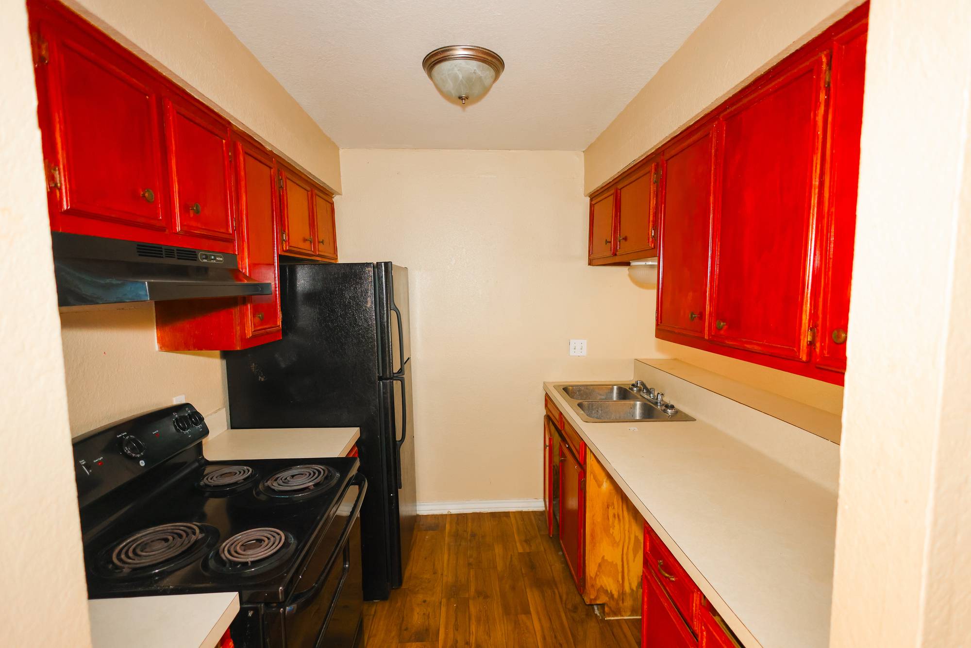 Golden Plaza & Colonial Manor Apartments, photo 6