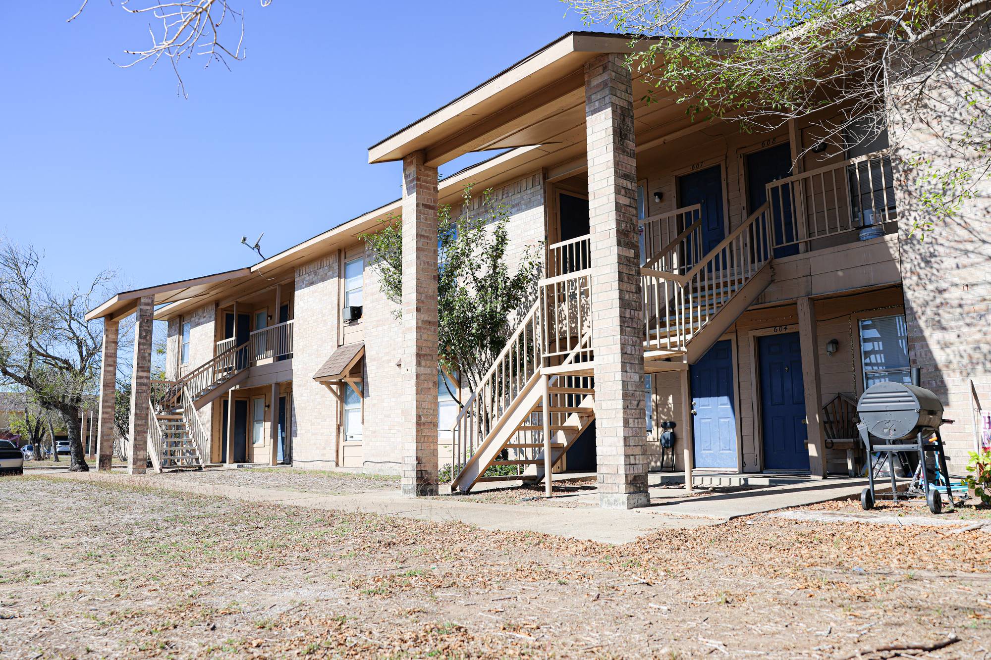 Golden Plaza & Colonial Manor Apartments, photo 10