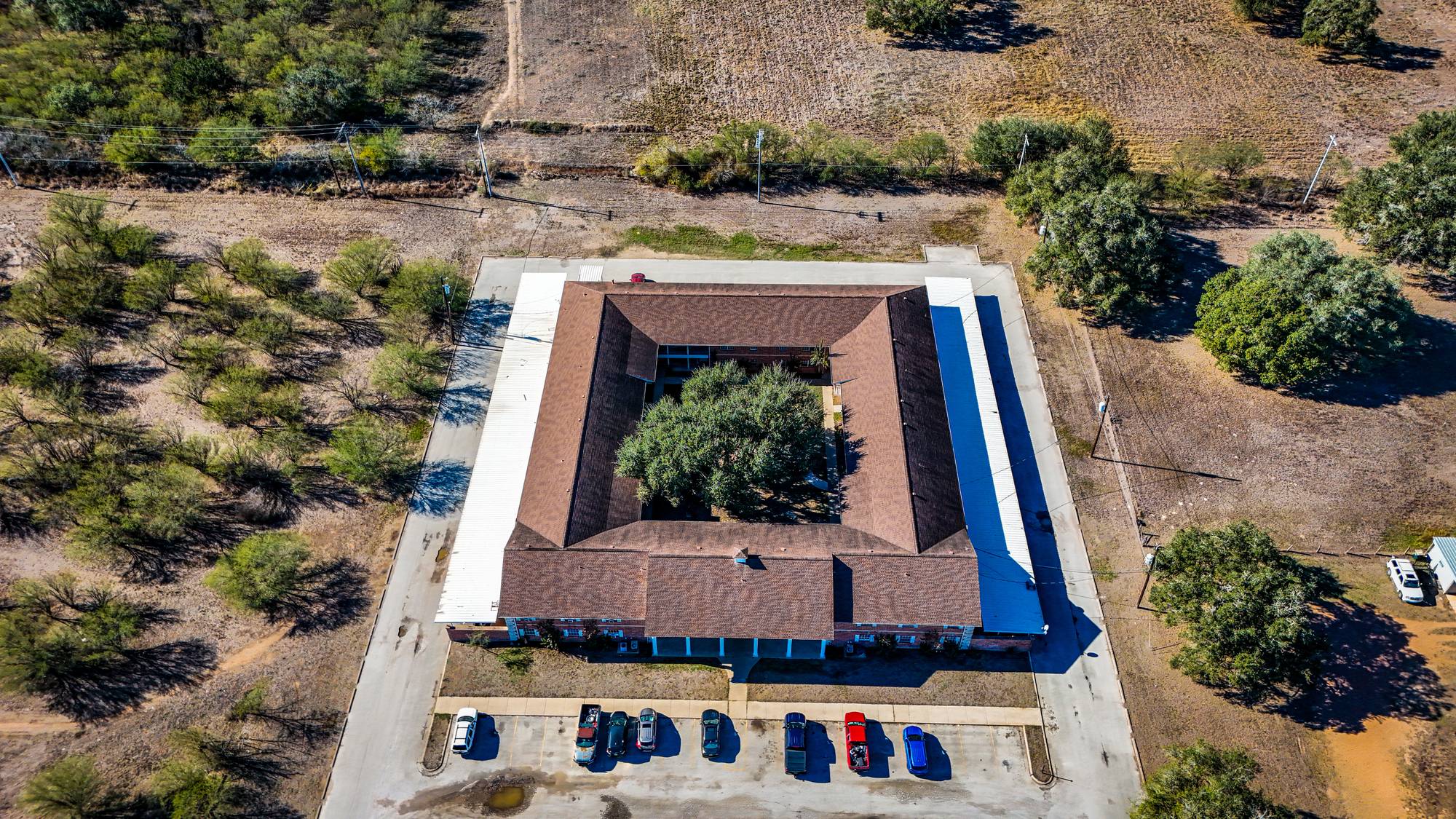Golden Plaza & Colonial Manor Apartments, photo 4