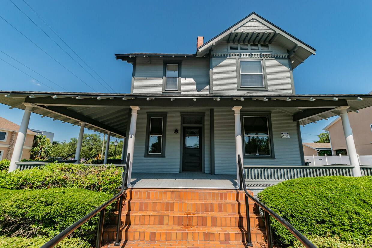 Cleveland St & Moody Ave, photo 2