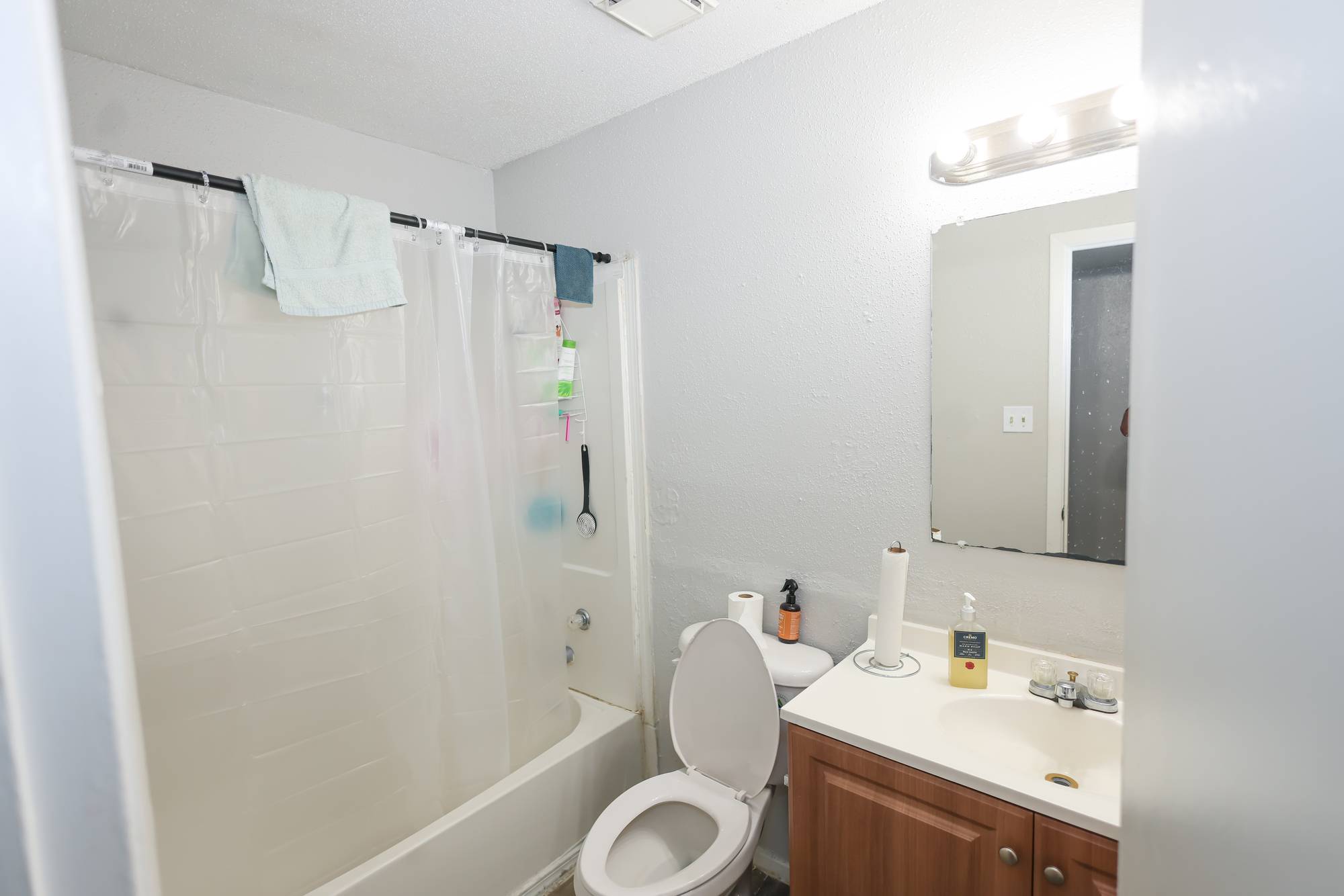 Golden Plaza & Colonial Manor Apartments, photo 17